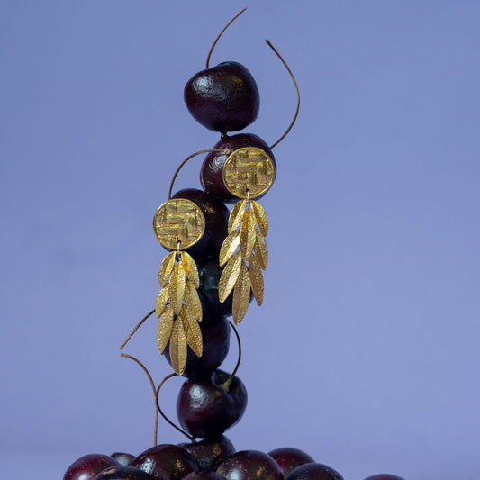 Basket Leaf Dangle